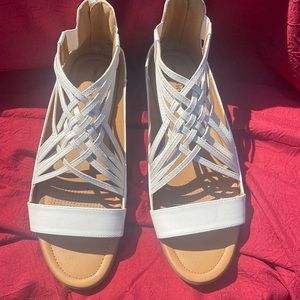 The Alicia Sandal by Comfortview in White (Size 11 WW)